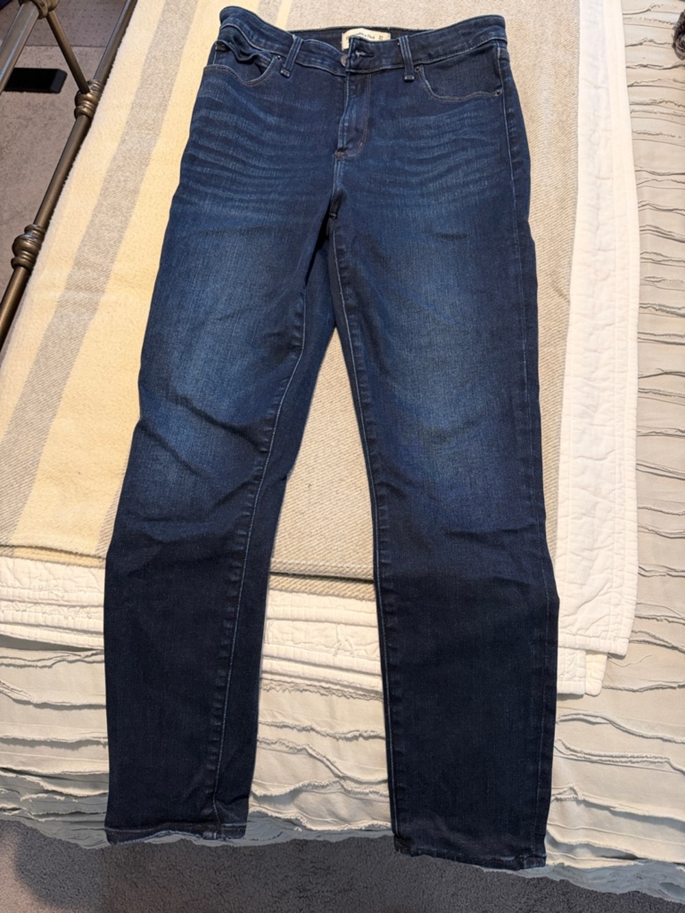 Abercrombie & Fitch Women's Skinny Jeans in Dark Blue Wash